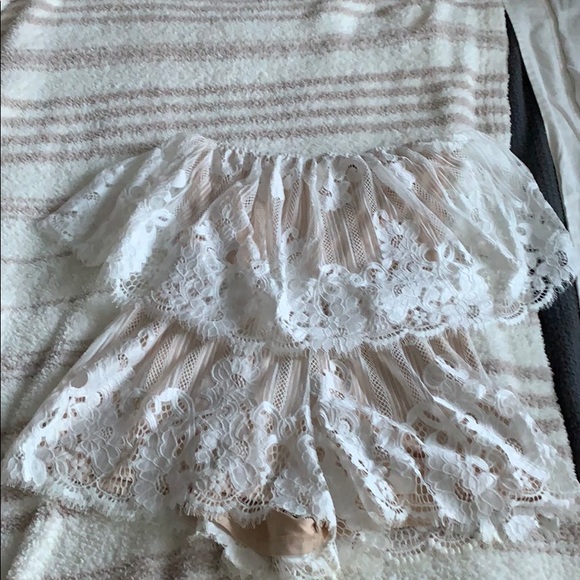 Lovers + Friends White Lace Romper size small - Picture 4 of 7